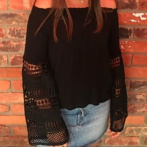 OLIVACEOUS OFF THE SHOULDER BLACK BLOUSE SIZE S